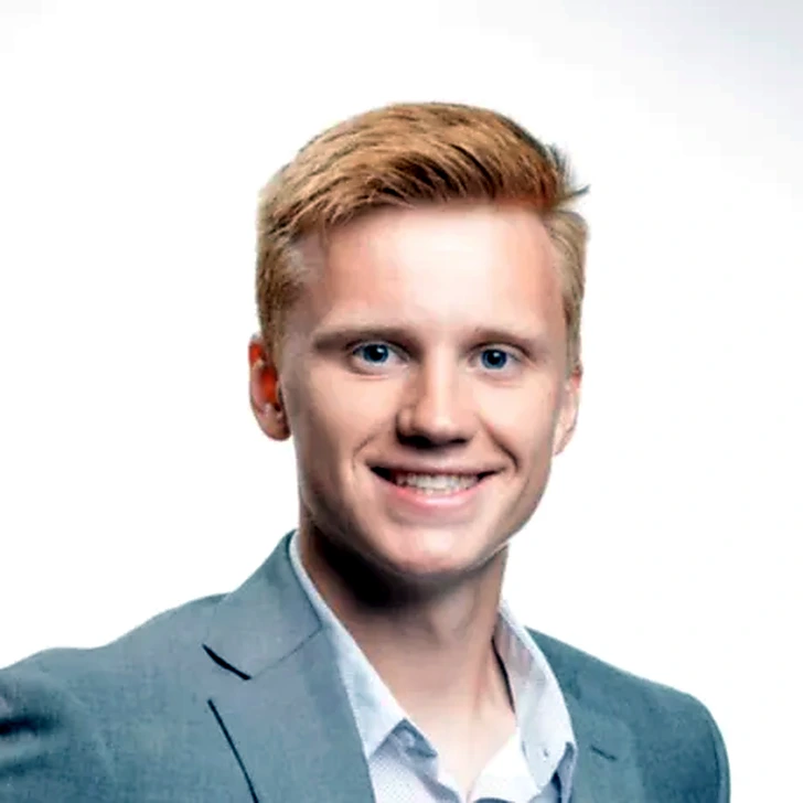 Tyler Hopp, Compass broker